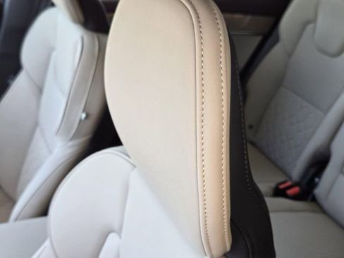 Used 2025 Volvo XC90 T8 Core image 18