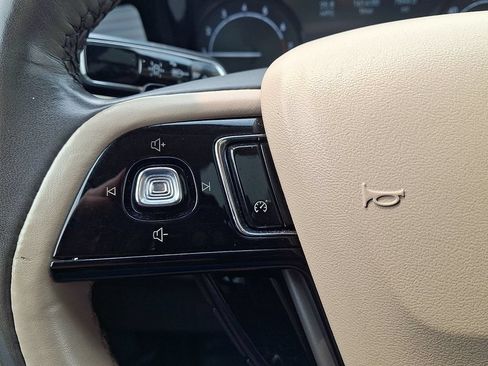 Certified 2021 Lincoln Corsair AWD w/ Premium Package image 22