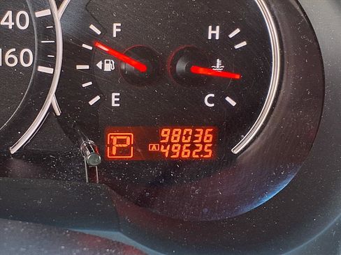 Used 2012 Nissan Altima 2.5 S w/ 20th Anniversary Pkg image 18