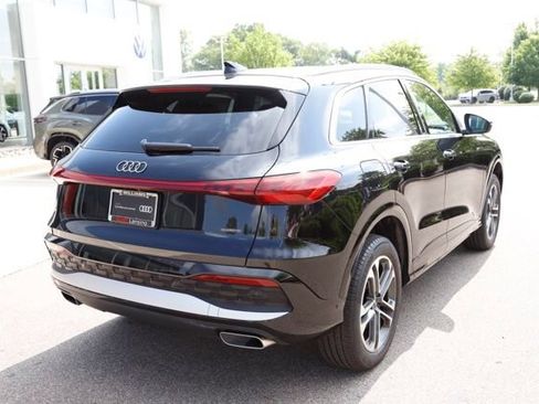 Used 2025 Audi Q5 Premium Plus w/ Premium Plus AWD/4WD image 3
