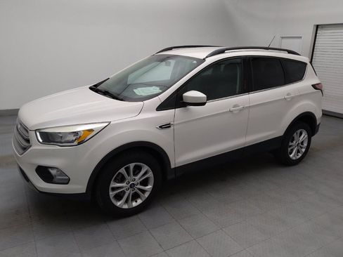 Used 2018 Ford Escape SE w/ SE Sync 3 Package image 2