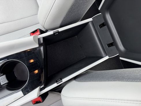 Used 2021 Hyundai Elantra Limited image 27