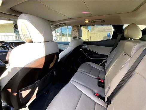 Used 2017 Hyundai Santa Fe Sport image 16