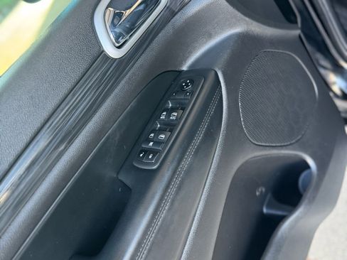 Used 2021 Jeep Grand Cherokee Laredo X image 14