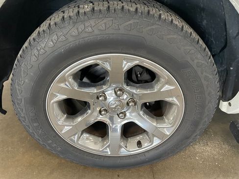 Used 2015 RAM 1500 Laramie w/ Convenience Group AWD/4WD image 25
