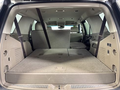 Used 2017 Chevrolet Tahoe LT w/ LT Signature Package image 7