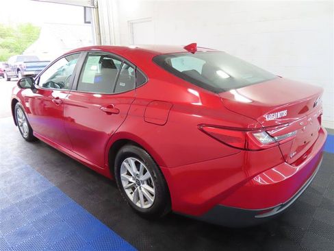 Used 2025 Toyota Camry LE FWD image 10