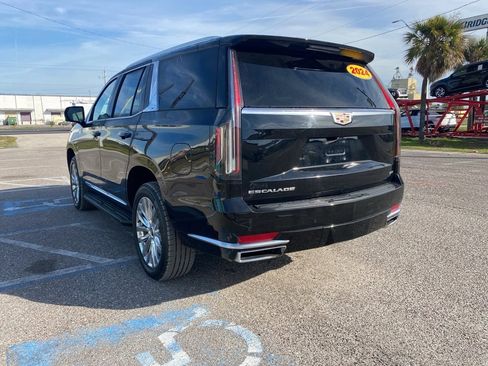 Used 2024 Cadillac Escalade Premium Luxury image 5