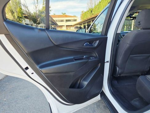 Used 2020 Chevrolet Equinox LT AWD/4WD image 36