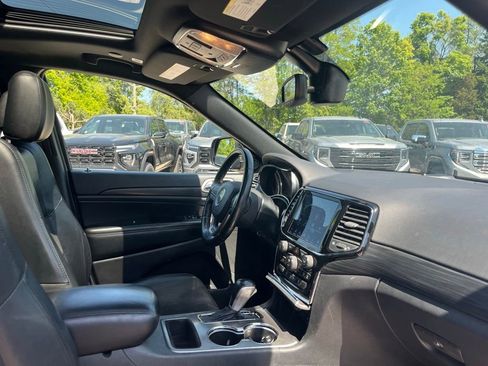 Used 2020 Jeep Grand Cherokee Altitude AWD/4WD image 39