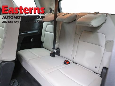Used 2022 Nissan Pathfinder SL AWD/4WD image 26