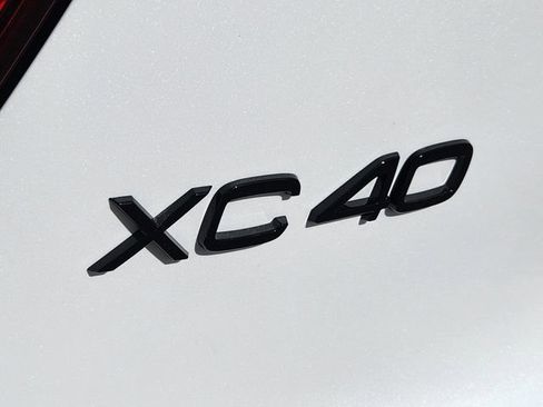 New 2026 Volvo XC40 B5 Ultra w/ Climate Package image 16