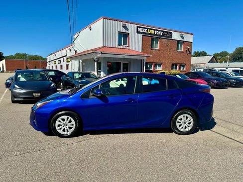 Used 2016 Toyota Prius Two image 17