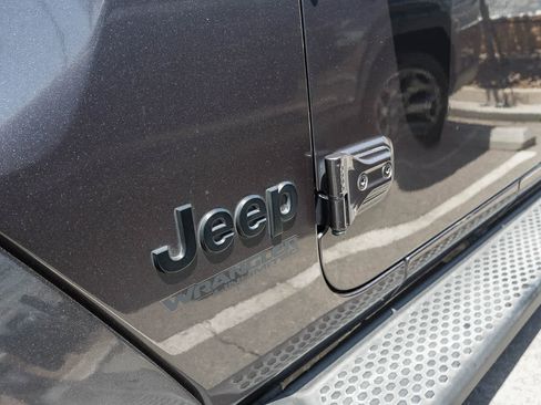 Used 2021 Jeep Wrangler Unlimited Sahara AWD/4WD image 21