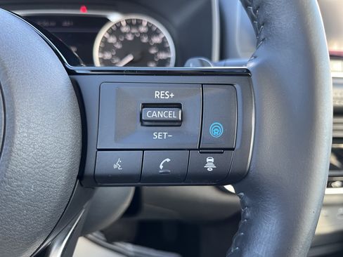 Used 2023 Nissan Rogue SV w/ SV Premium Package image 25