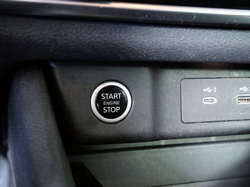 Used 2021 Nissan Rogue S image 22