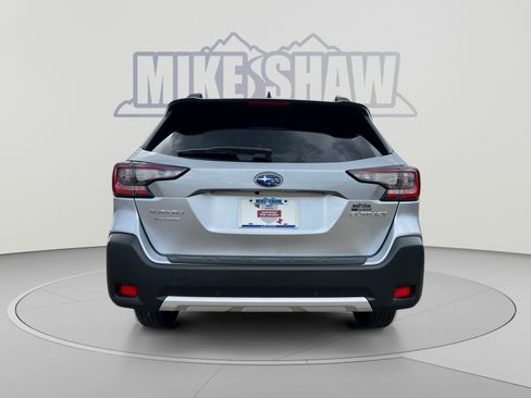 Used 2025 Subaru Outback Limited w/ Tech Package 3 AWD/4WD image 4