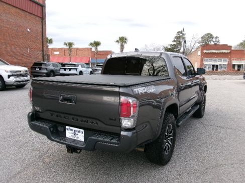 Used 2021 Toyota Tacoma TRD Sport w/ Technology Package image 3