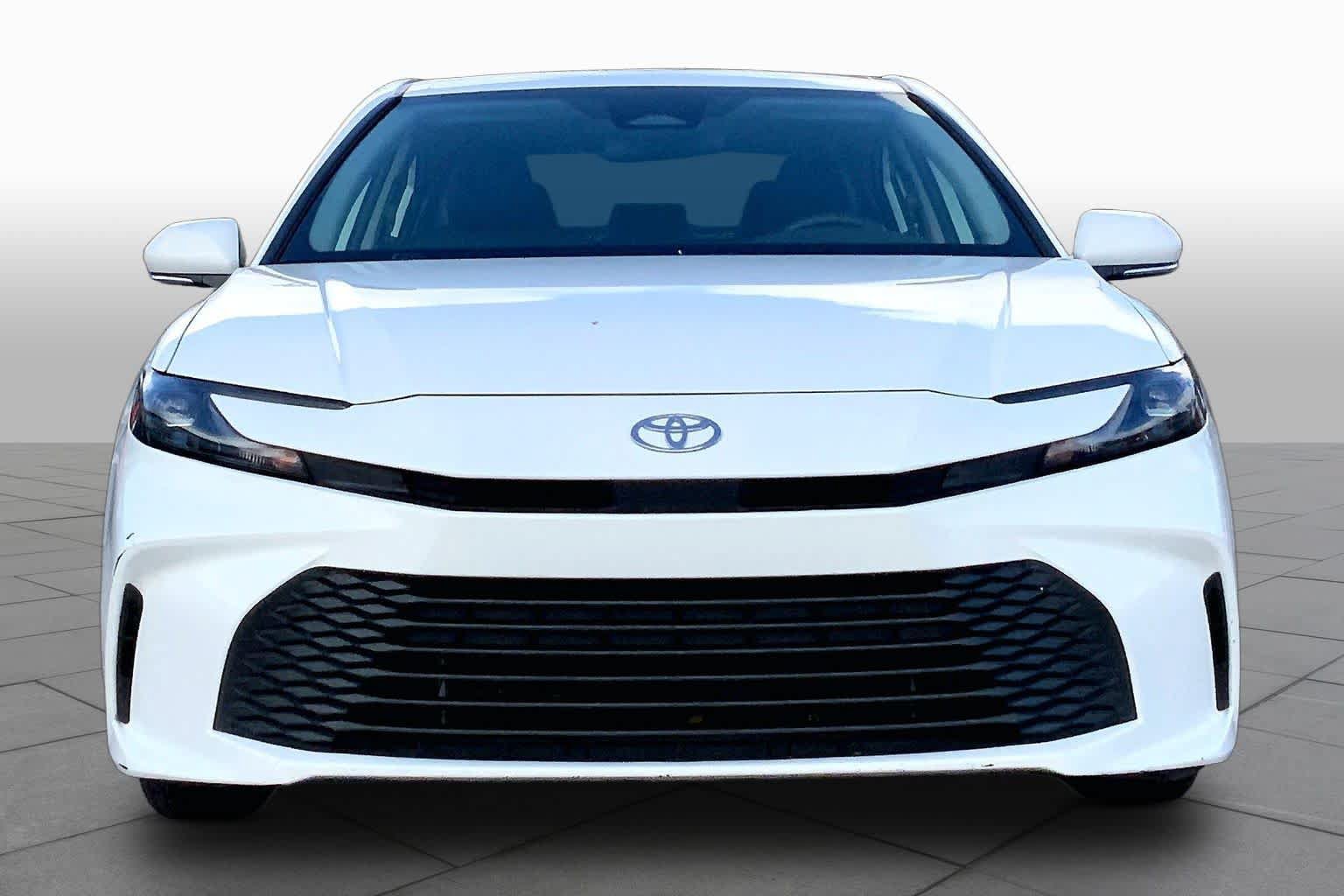 Used 2025 Toyota Camry LE FWD image 4