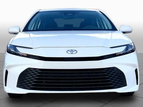 Used 2025 Toyota Camry LE FWD image 4