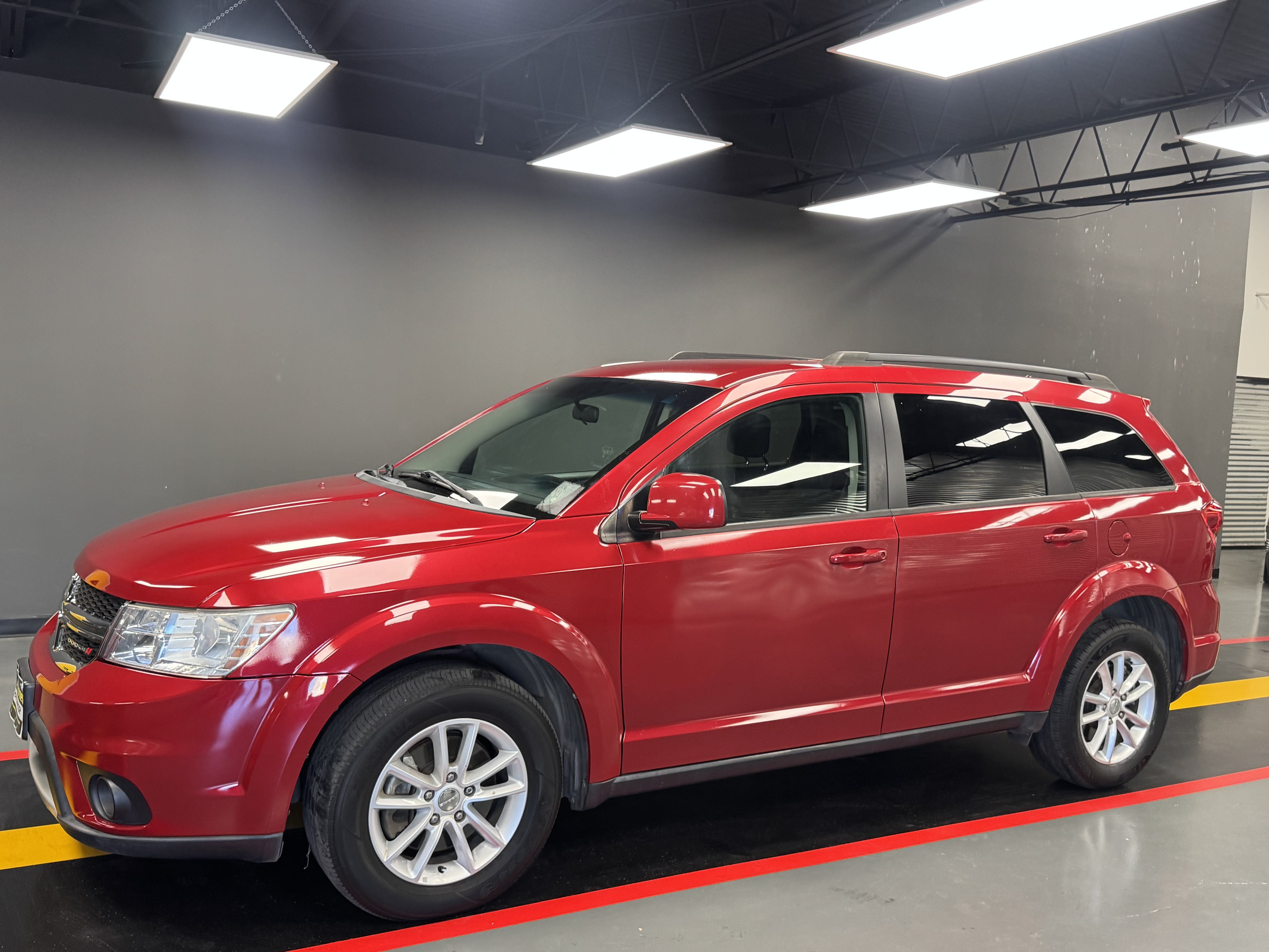 Used 2015 Dodge Journey SXT w/ Flexible Seating Group FWD image 2