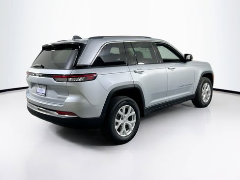 Used 2023 Jeep Grand Cherokee Limited image 5