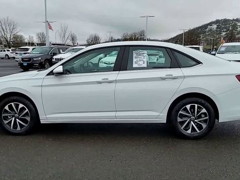 Used 2025 Volkswagen Jetta S image 5