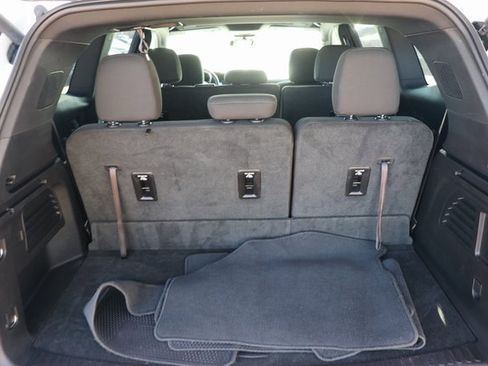 Used 2025 GMC Acadia Elevation image 10