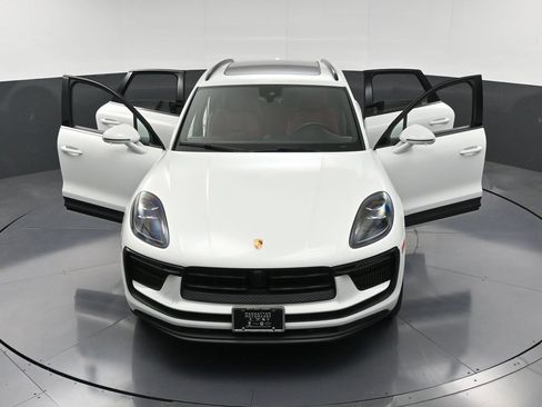 Certified 2022 Porsche Macan S image 34