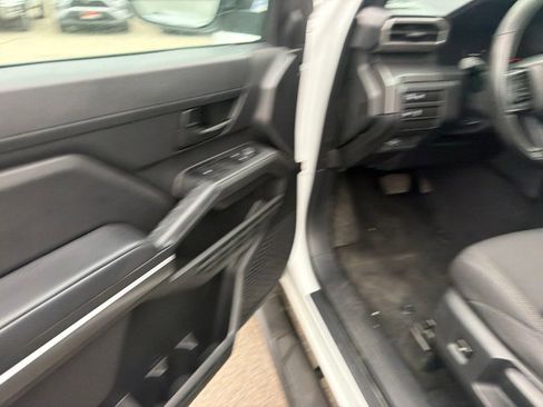 Used 2024 Toyota Tacoma SR5 AWD/4WD image 7