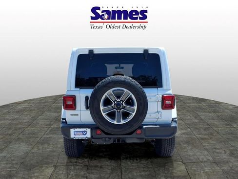 Used 2021 Jeep Wrangler Unlimited Sahara AWD/4WD image 6