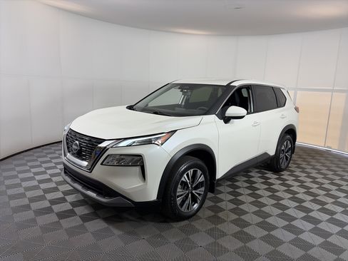 Used 2023 Nissan Rogue SV AWD/4WD image 2