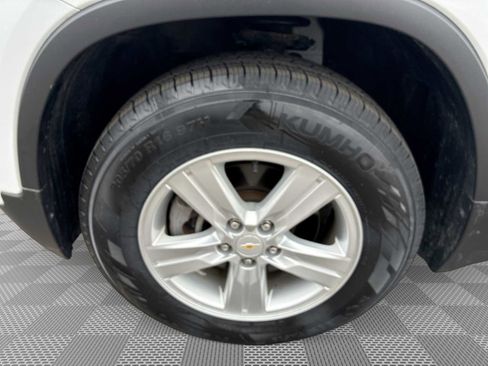 Certified 2020 Chevrolet Trax LS w/ Tint and Cruise Package image 32