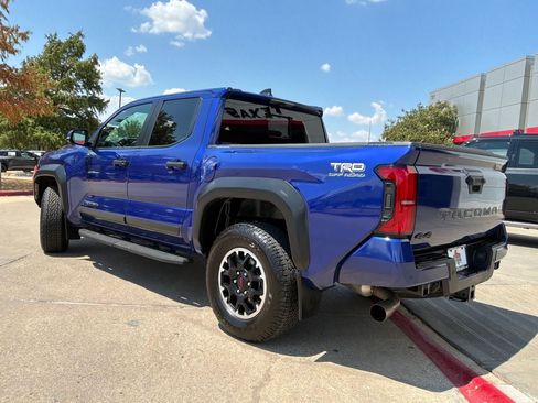 Used 2024 Toyota Tacoma TRD Off-Road w/ TRD Off Road Premium Package AWD/4WD image 8