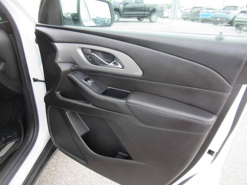 Used 2022 Chevrolet Traverse LT w/ LPO, Floor Liner Package AWD/4WD image 24