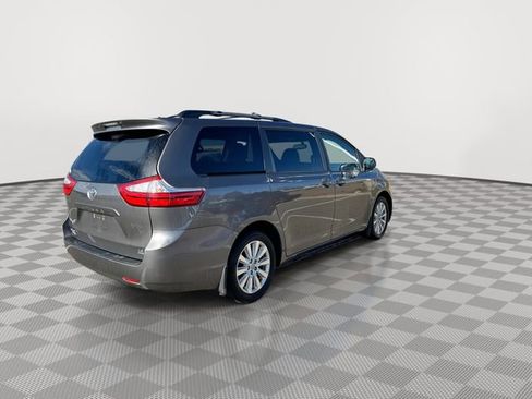 Used 2015 Toyota Sienna LE image 8