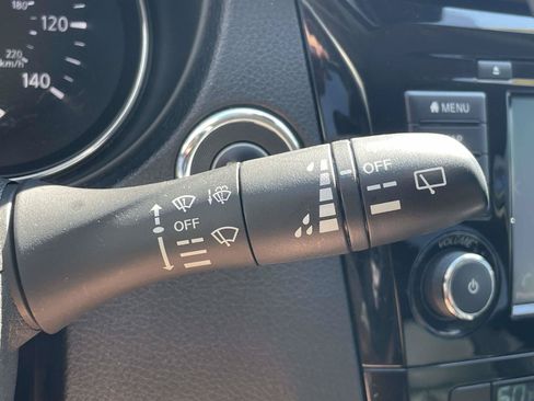 Used 2019 Nissan Rogue SL w/ Premium Package FWD image 26