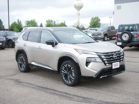 Used 2026 Nissan Rogue Platinum w/ Platinum Premium Package AWD/4WD image 3