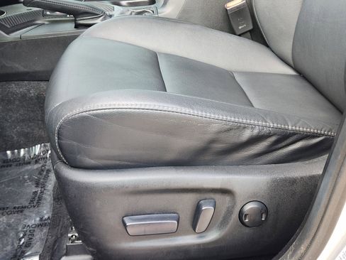Used 2014 Toyota RAV4 Limited w/ Technology Package FWD image 23