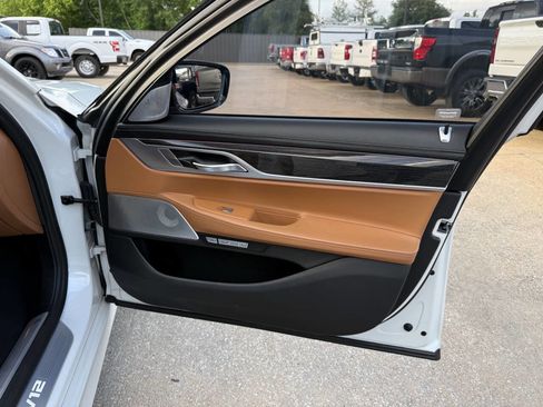 Used 2018 BMW M760i xDrive AWD/4WD image 11