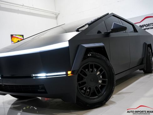 Used 2026 Tesla Cybertruck AWD Crew Cab image 34