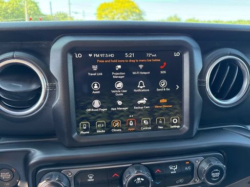 Used 2018 Jeep Wrangler Unlimited Sahara AWD/4WD image 32
