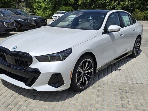 New 2026 BMW 530i w/ M Sport Package RWD image 9
