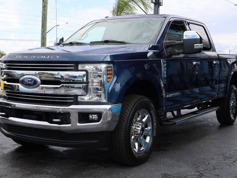 Used 2018 Ford F250 Lariat w/ Chrome Package image 2