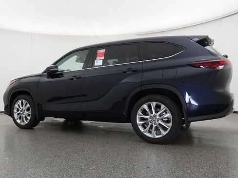 New 2026 Toyota Highlander Limited image 20