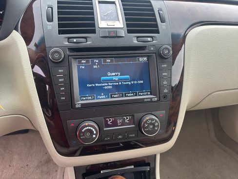 Used 2009 Cadillac DTS w/ Sun And Navigation Package FWD image 10