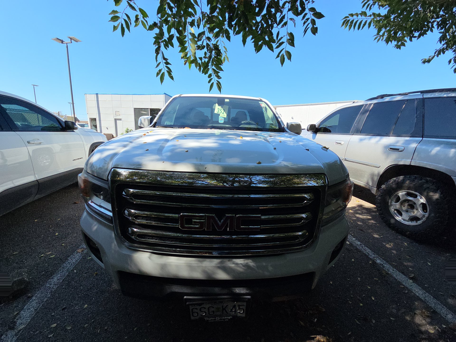 Used 2017 GMC Canyon SLE w/ SLE Convenience Package AWD/4WD image 2