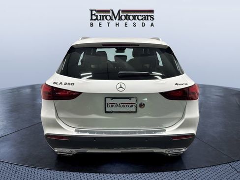 Used 2025 Mercedes-Benz GLA 250 4MATIC image 4
