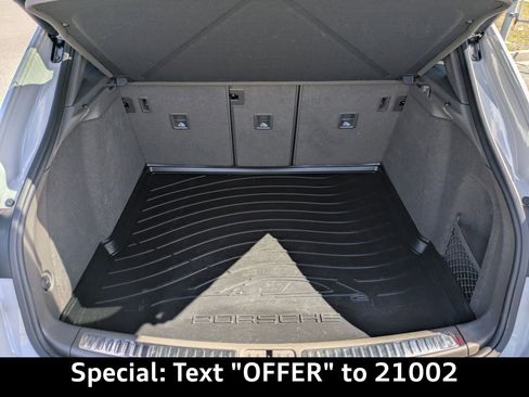 Used 2022 Porsche Macan AWD/4WD image 14