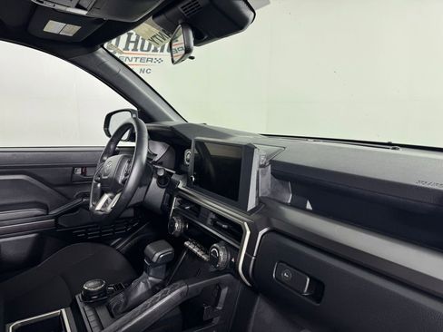 Used 2025 Toyota 4Runner SR5 image 31